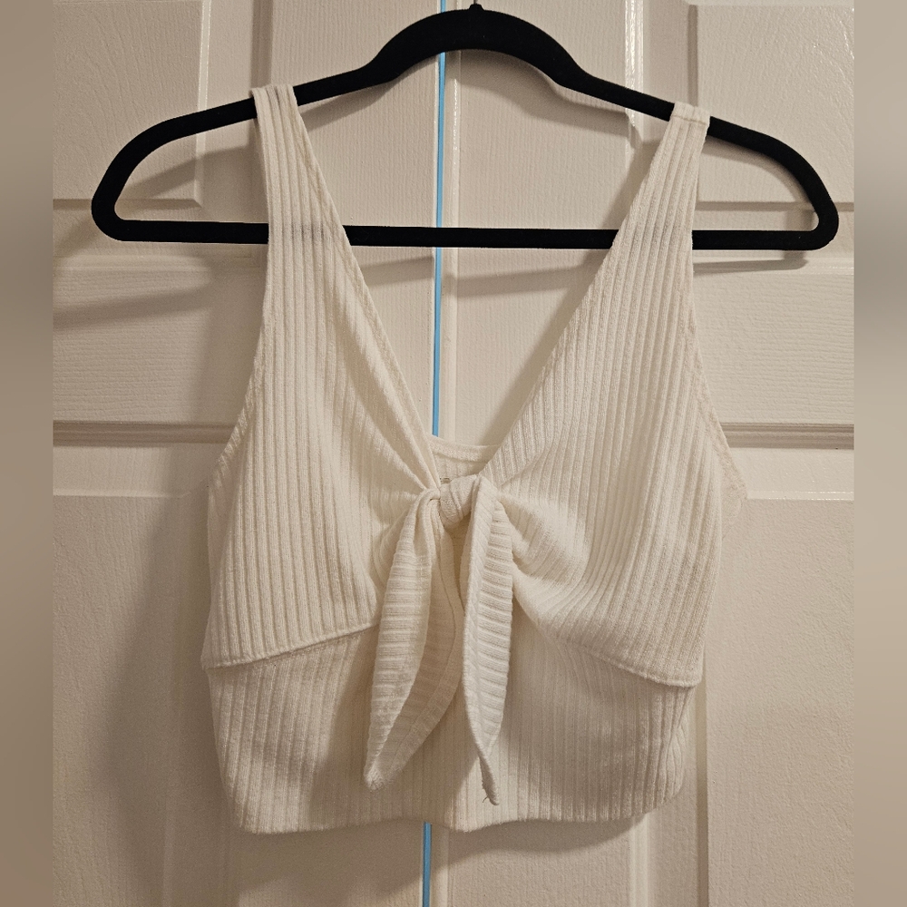 Abercrombie & Fitch Plunge Crop Top